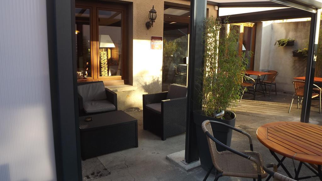 Logis Hotel Restaurant Auberge Du Cheval Blanc Chamouilley Exterior photo