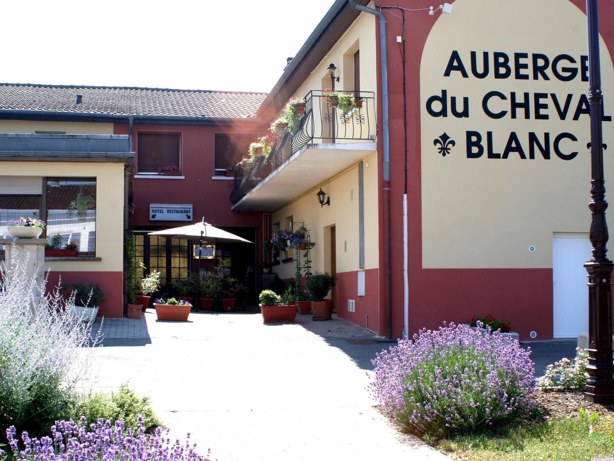 Logis Hotel Restaurant Auberge Du Cheval Blanc Chamouilley Exterior photo